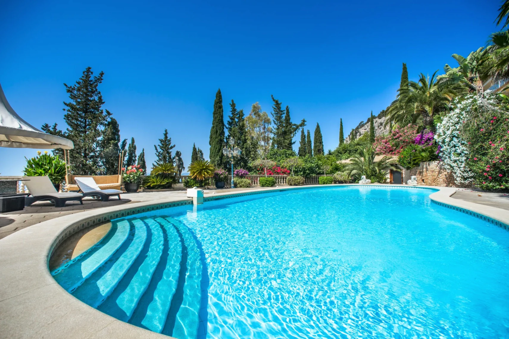 Villa de lujo en venta: 7 habitaciones, 2 piscinas, parcela de 22.000 m²