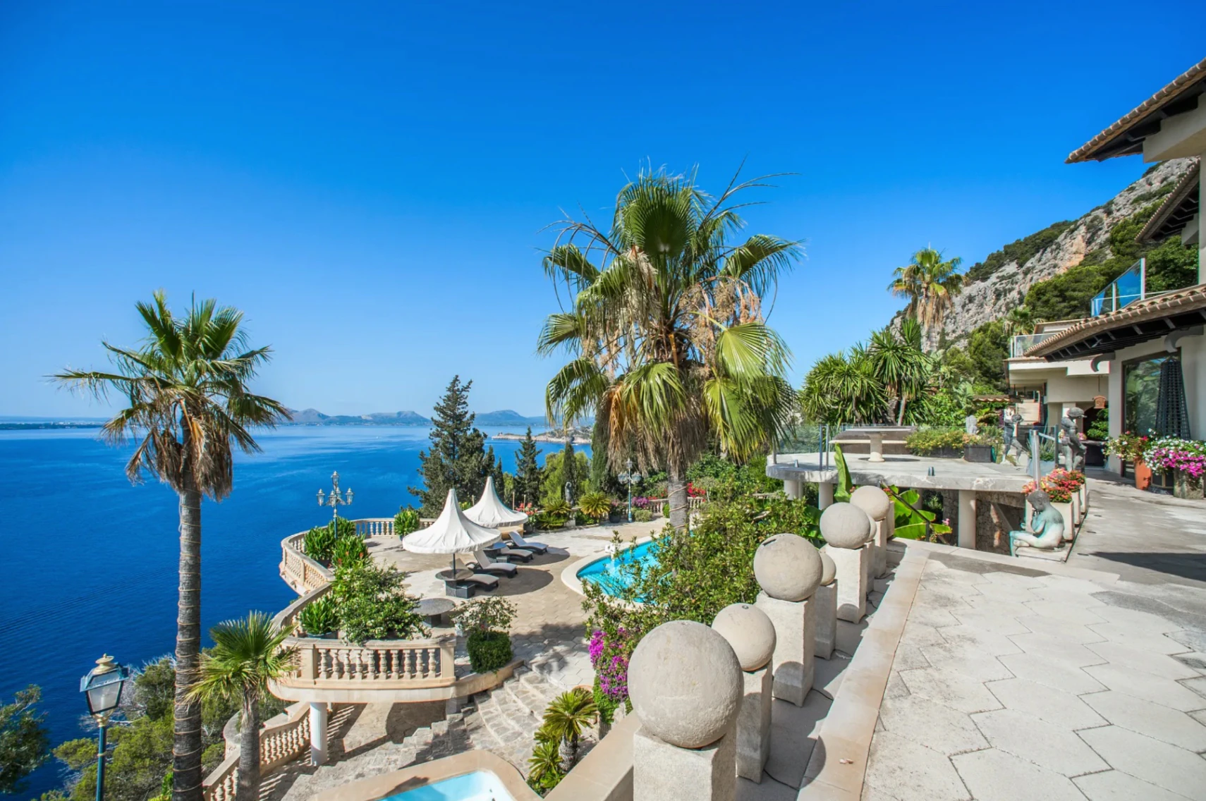 Villa de lujo en venta: 7 habitaciones, 2 piscinas, parcela de 22.000 m²