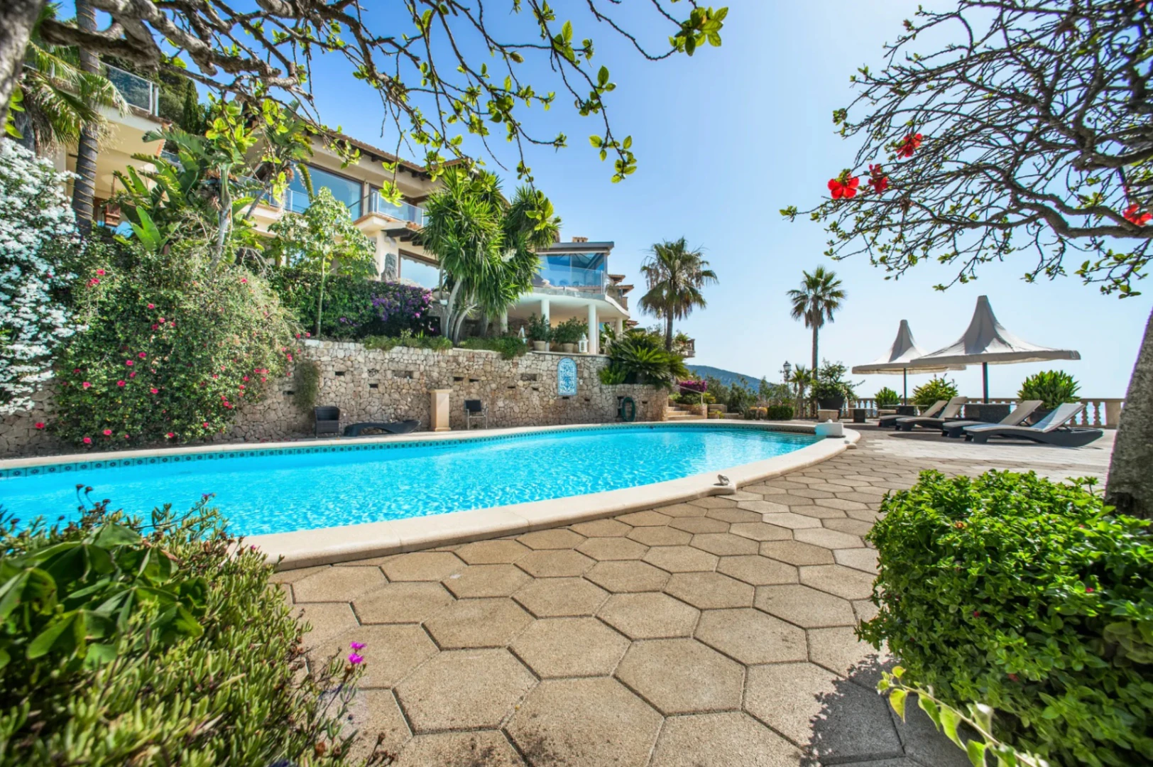 Villa de lujo en venta: 7 habitaciones, 2 piscinas, parcela de 22.000 m²