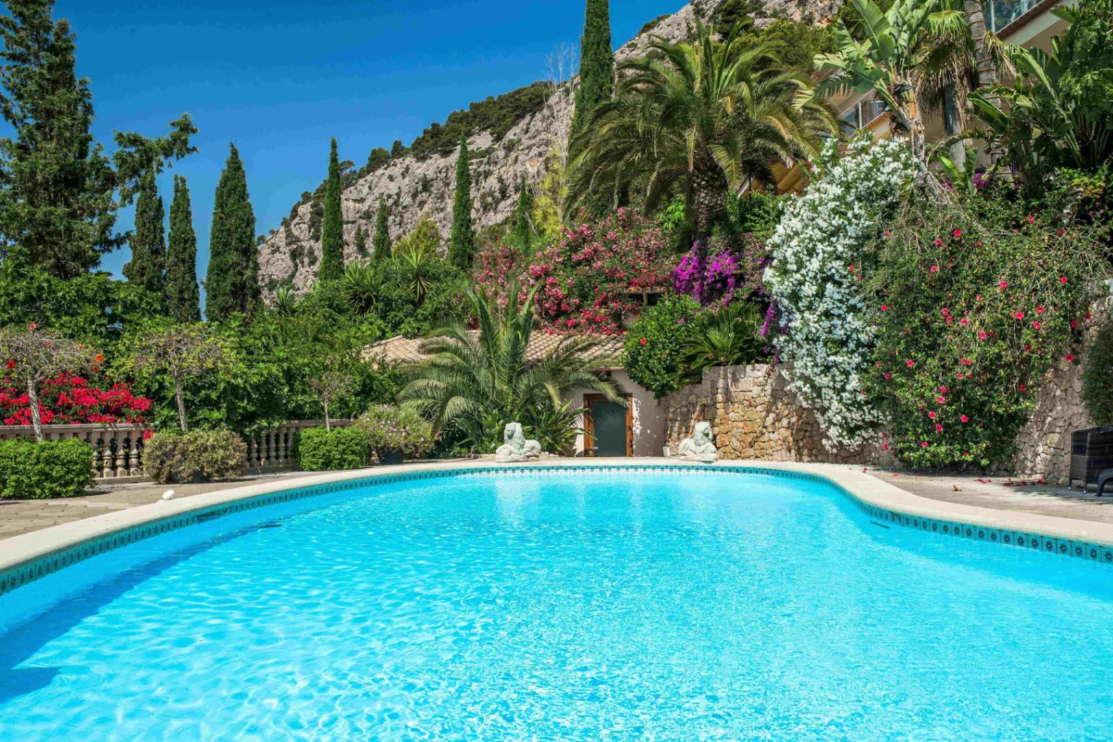 Villa de lujo en venta: 7 habitaciones, 2 piscinas, parcela de 22.000 m²