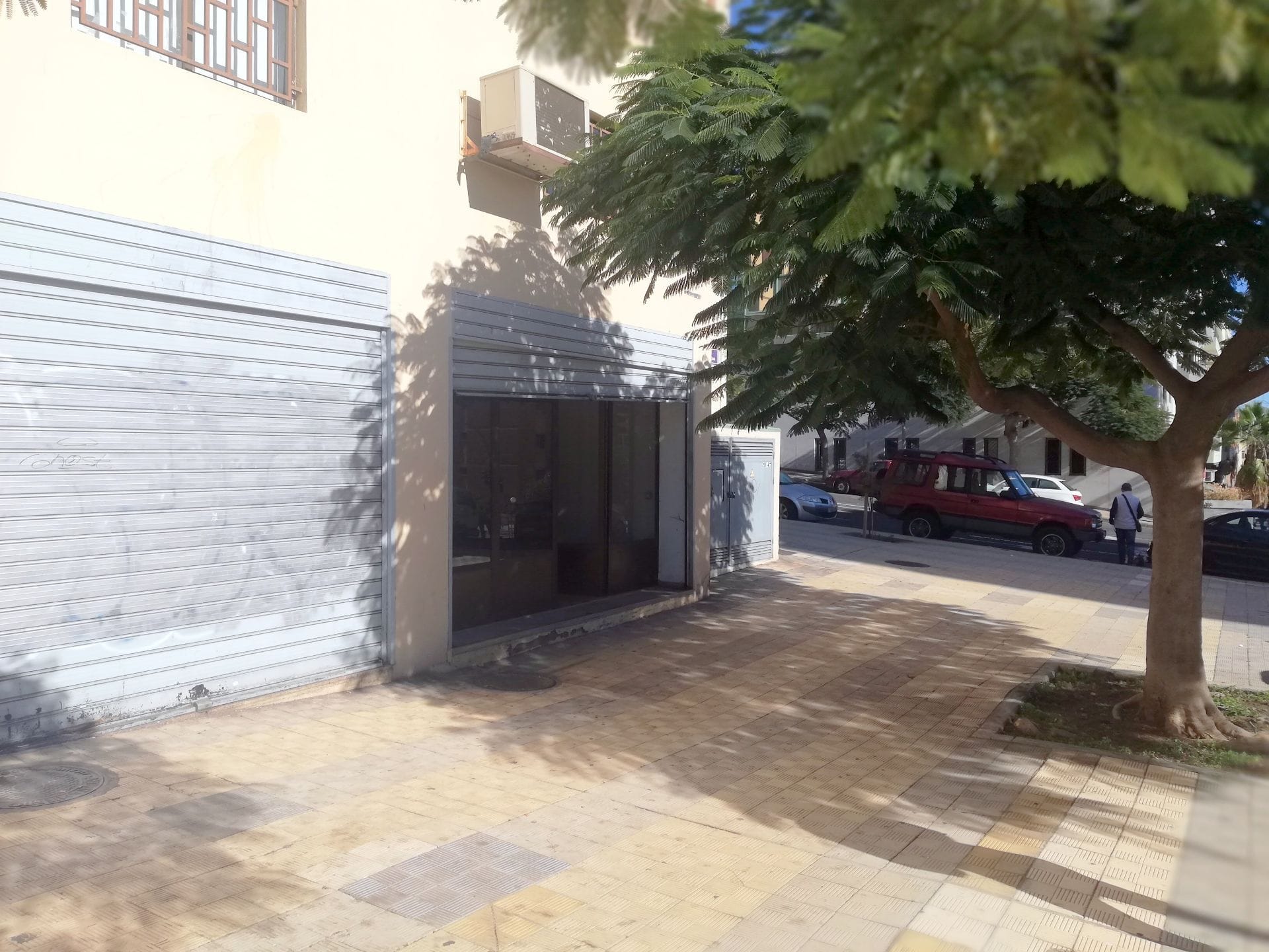 Local comercial en C/ Simón Bolivar 44