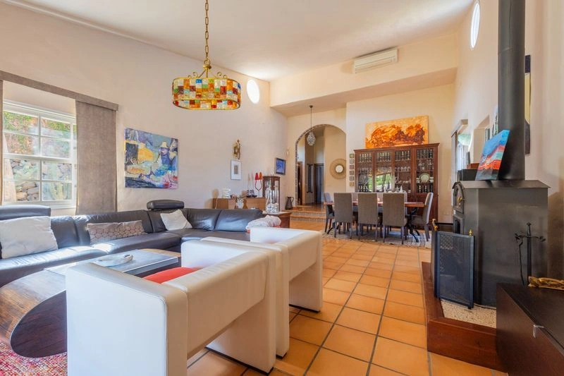 FINCA con Chalet, Casa de Invitaos, Piscina y Jardines