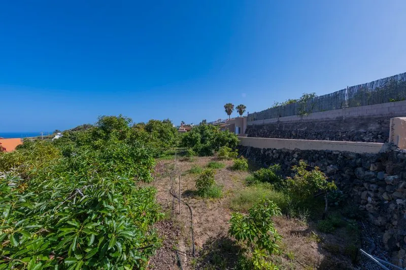FINCA con Chalet, Casa de Invitaos, Piscina y Jardines