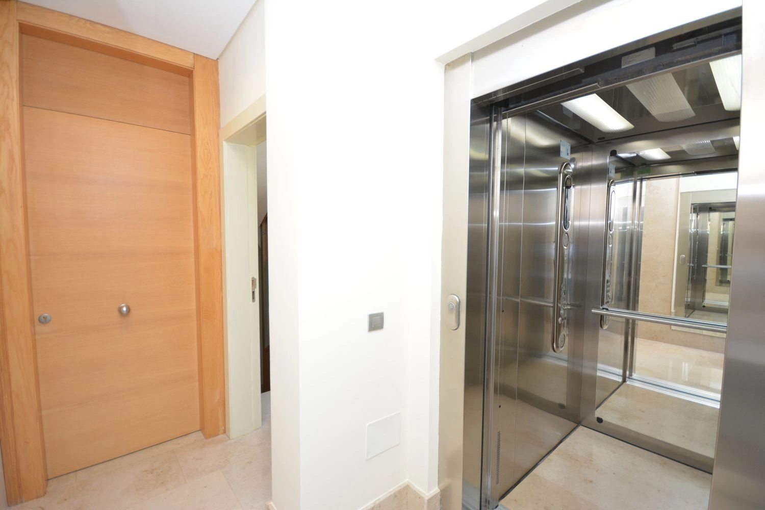 ✨ VIVIENDA DE LUJO CON VARIAS TERRAZAS Y MUCHA PRIVACIDAD EN RESIDENCIAL ANAGA.