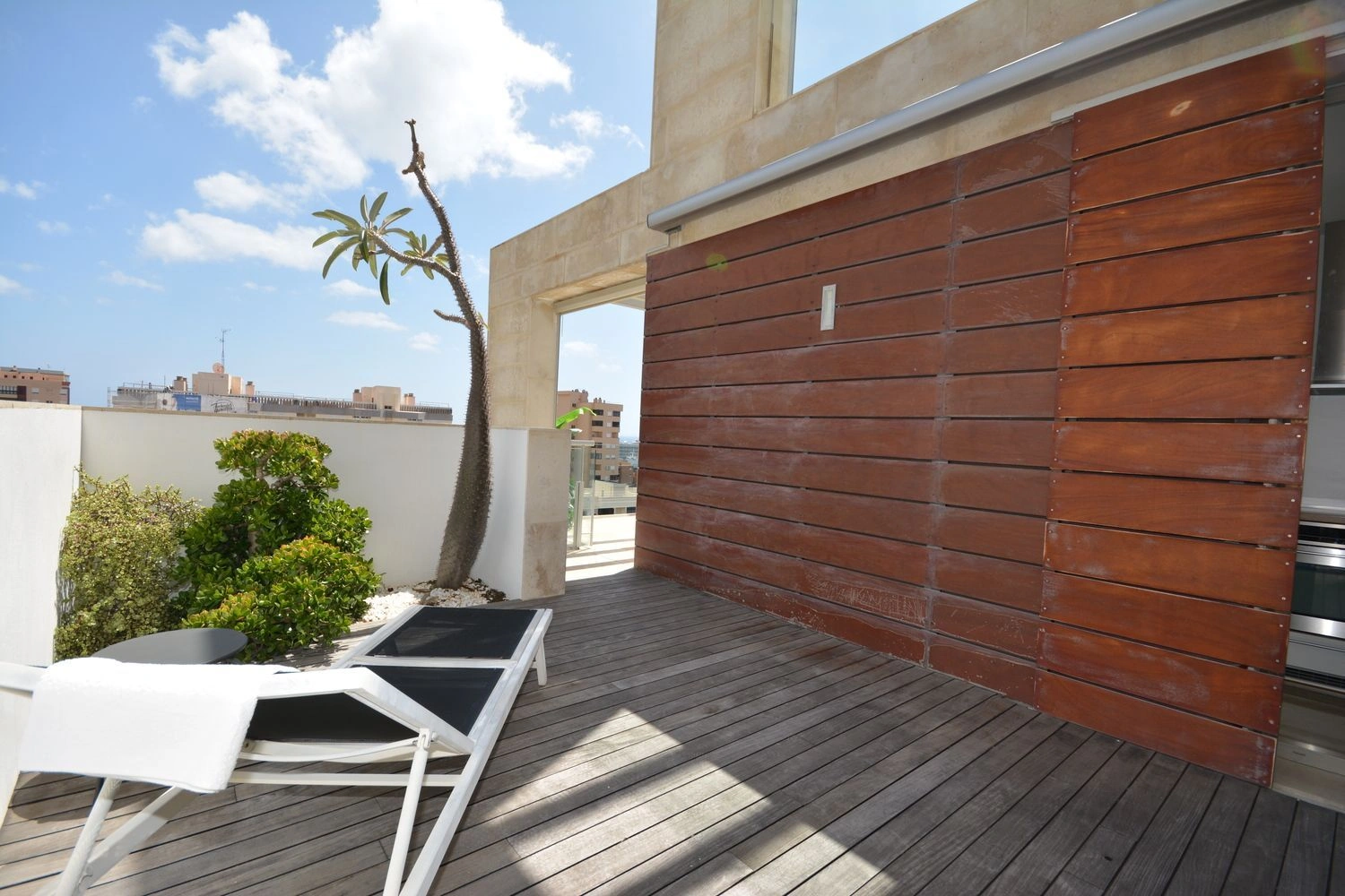 ✨ VIVIENDA DE LUJO CON VARIAS TERRAZAS Y MUCHA PRIVACIDAD EN RESIDENCIAL ANAGA.