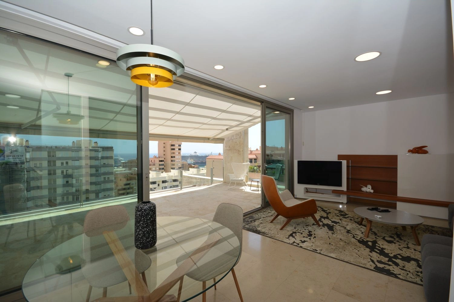 ✨ VIVIENDA DE LUJO CON VARIAS TERRAZAS Y MUCHA PRIVACIDAD EN RESIDENCIAL ANAGA.