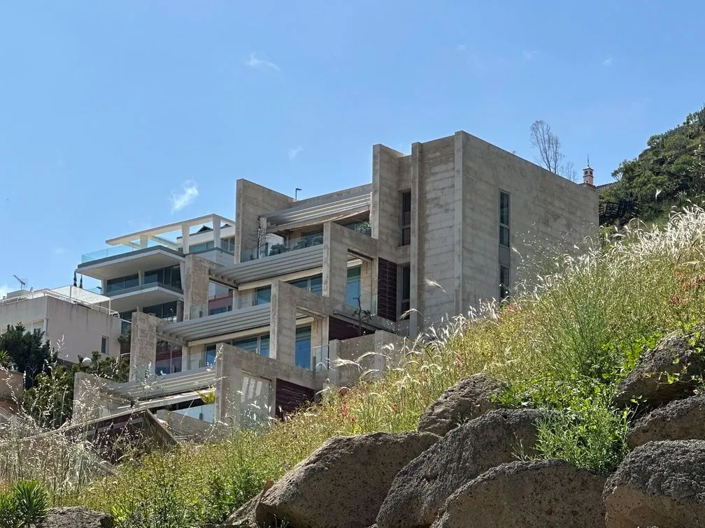 ✨ VIVIENDA DE LUJO CON VARIAS TERRAZAS Y MUCHA PRIVACIDAD EN RESIDENCIAL ANAGA.