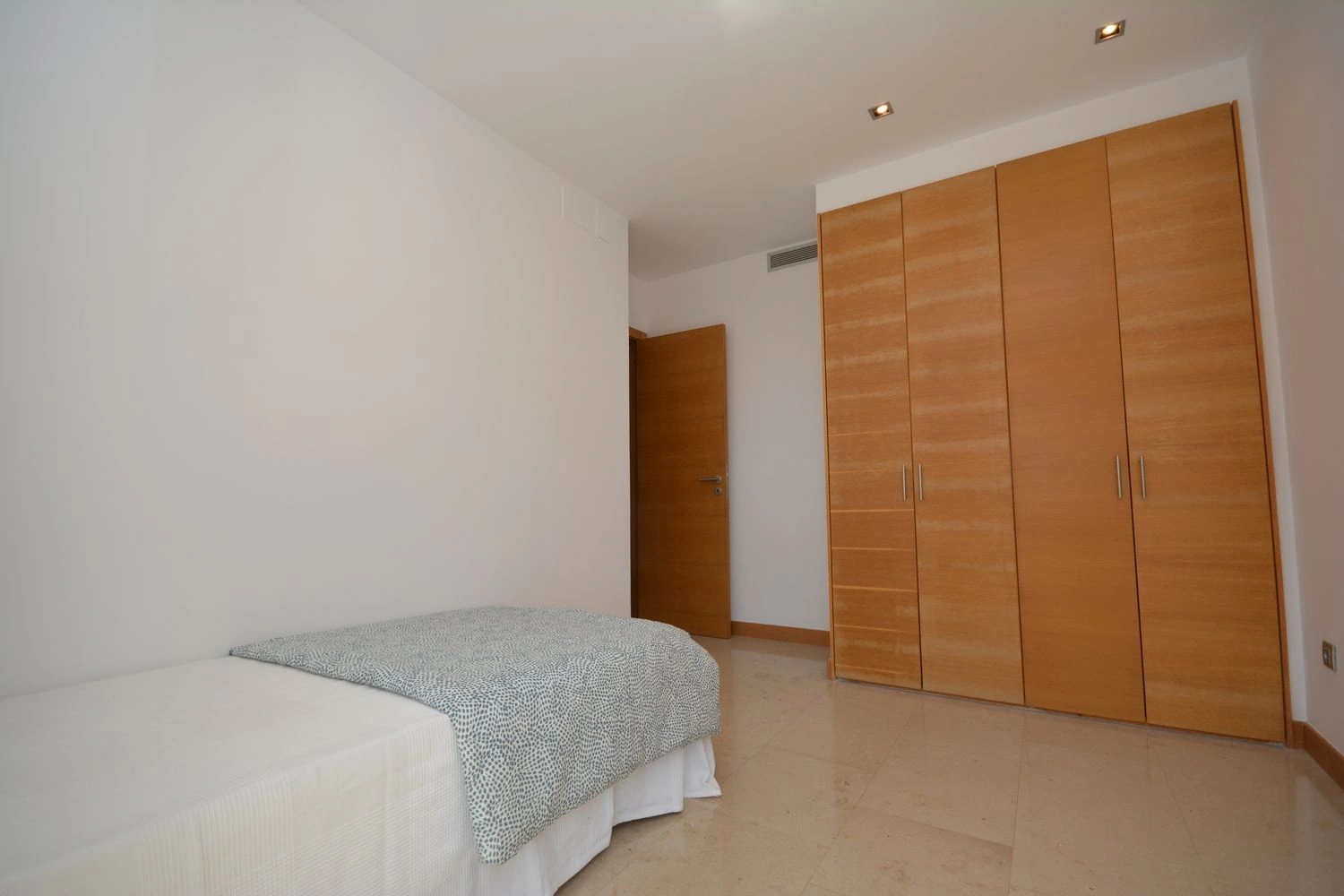 ✨ VIVIENDA DE LUJO CON VARIAS TERRAZAS Y MUCHA PRIVACIDAD EN RESIDENCIAL ANAGA.