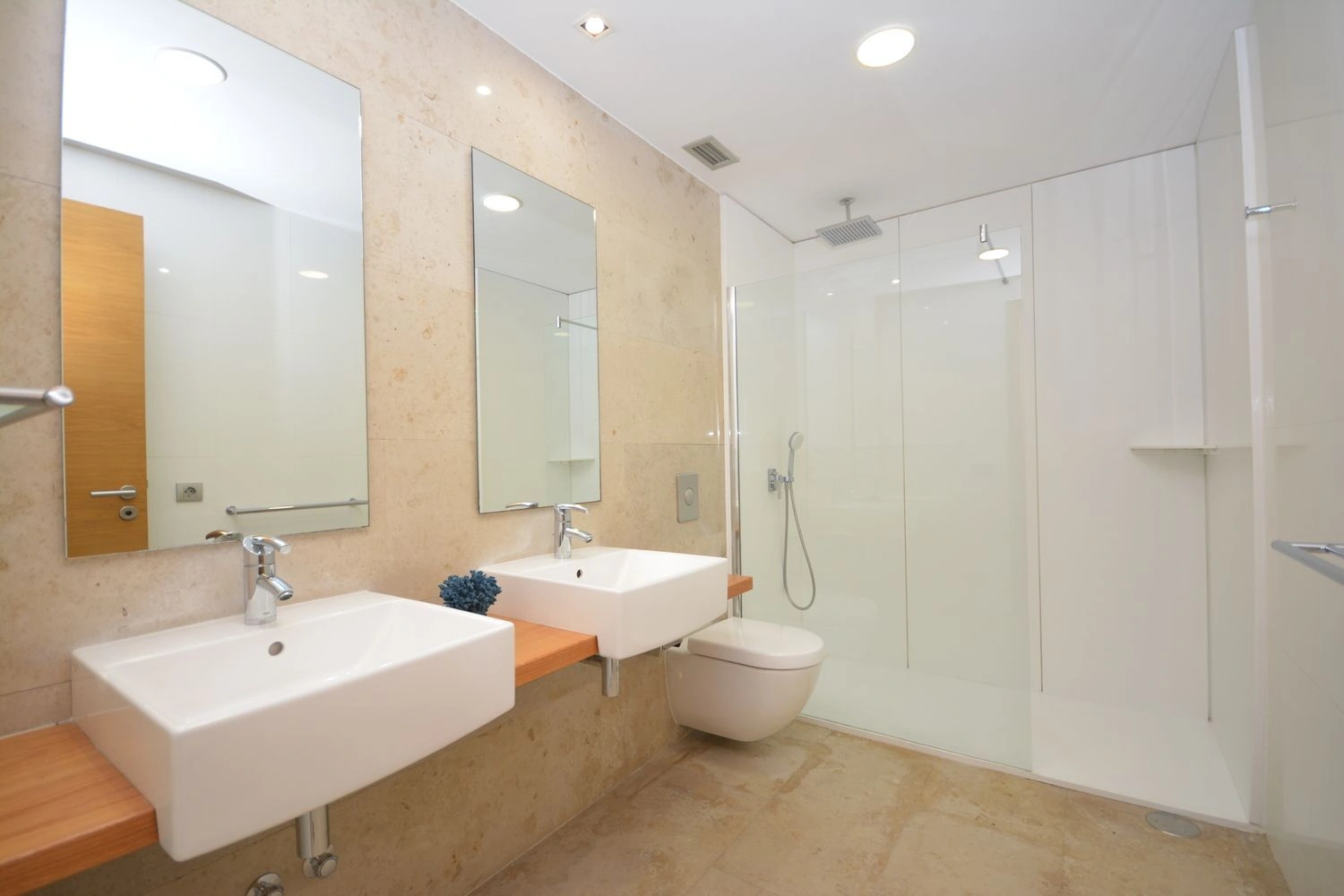 ✨ VIVIENDA DE LUJO CON VARIAS TERRAZAS Y MUCHA PRIVACIDAD EN RESIDENCIAL ANAGA.