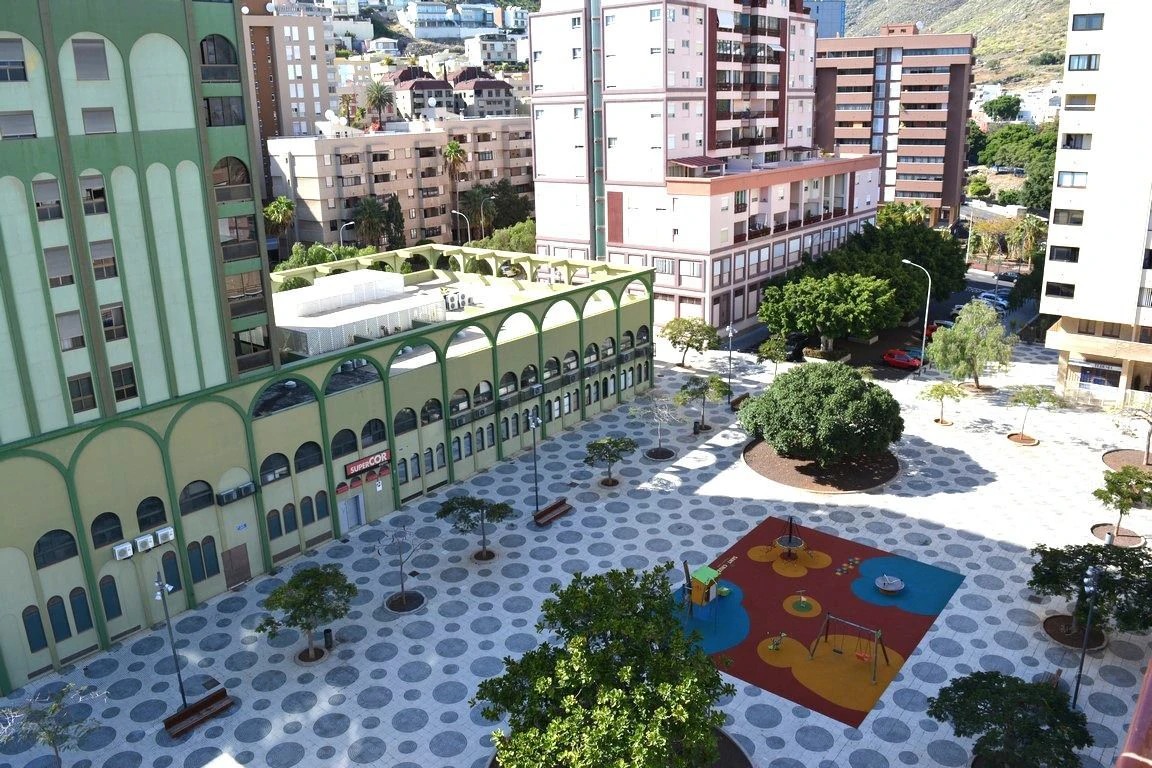 Exclusivo piso con terraza, vistas y garaje en zona residencial Anaga