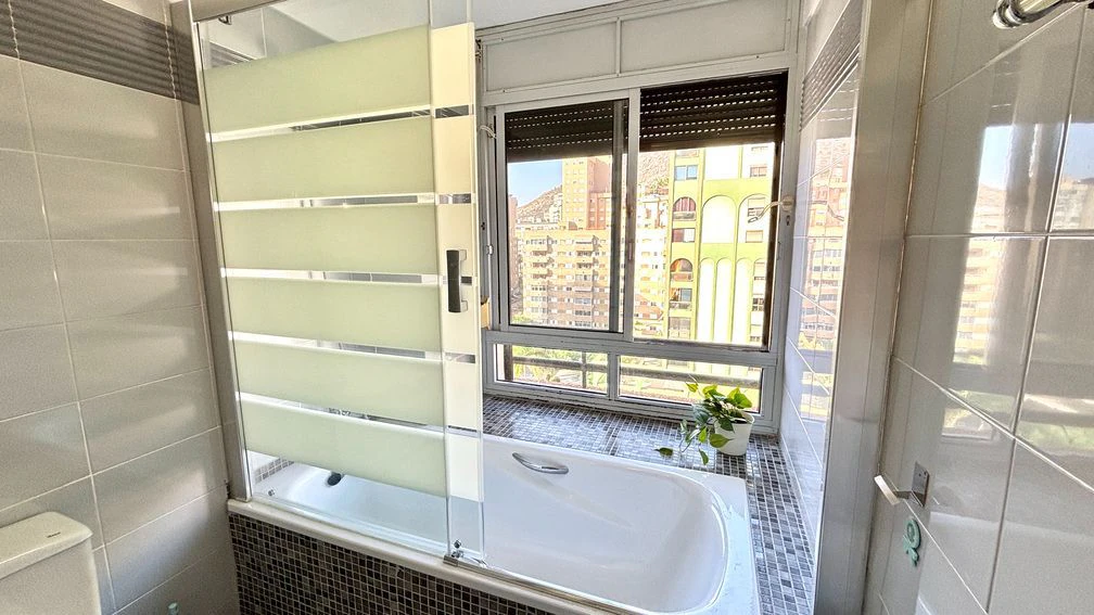 Exclusivo piso con terraza, vistas y garaje en zona residencial Anaga
