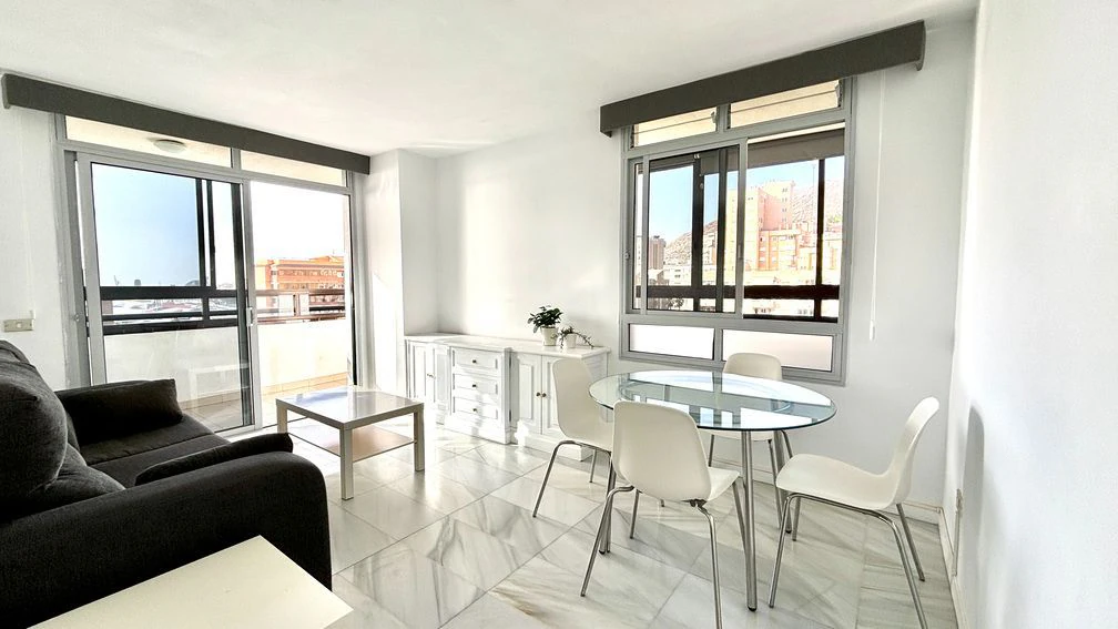 Exclusivo piso con terraza, vistas y garaje en zona residencial Anaga