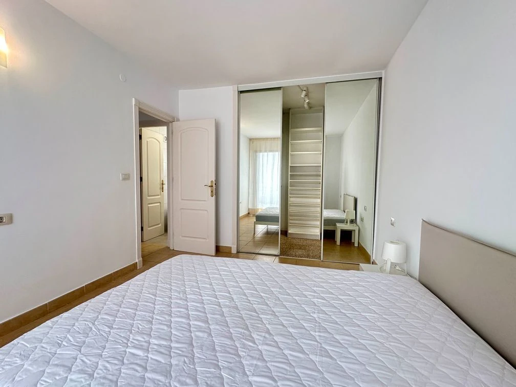 Piso en esquina muy luminoso con 2 terrazas y vestidor – Cruz del Señor