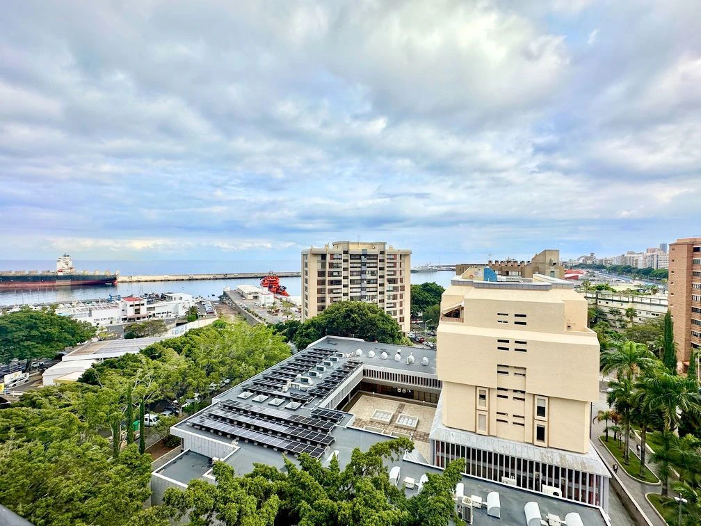 PISO CON VISTAS EN RESIDENCIAL ANAGA