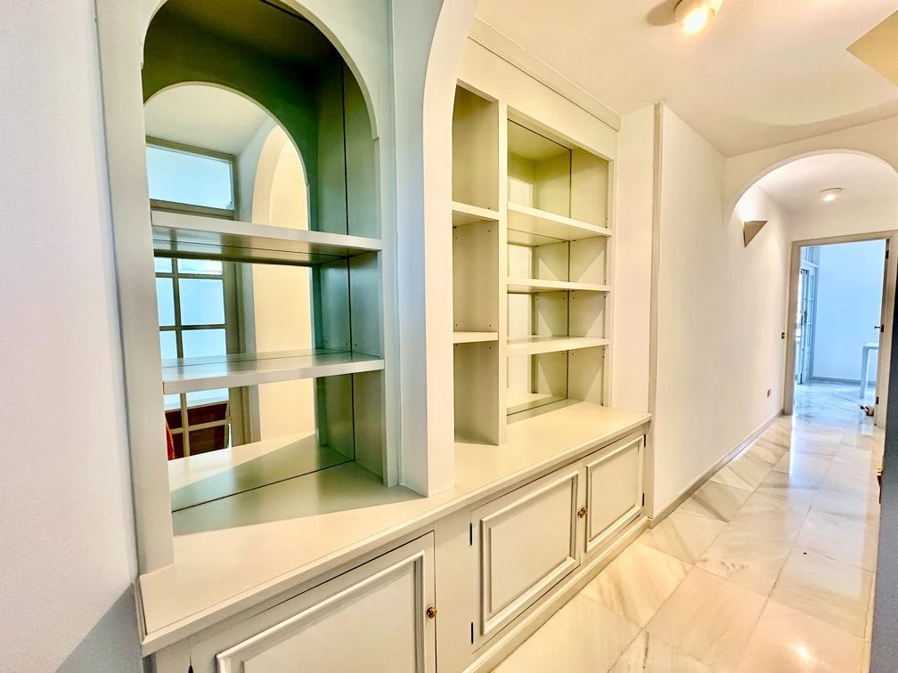 PISO CON VISTAS EN RESIDENCIAL ANAGA