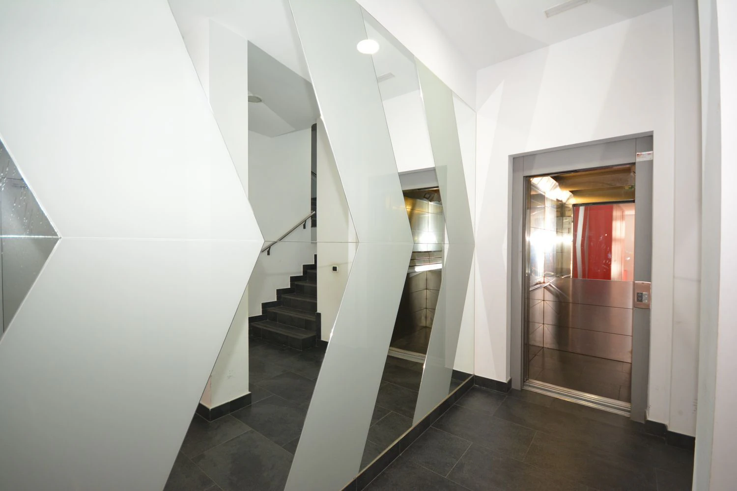 PENTHOUSE AVEC TERRASSE PRIVÉE ET PANNEAUX SOLAIRES AU CENTRE DE SANTA CRUZ