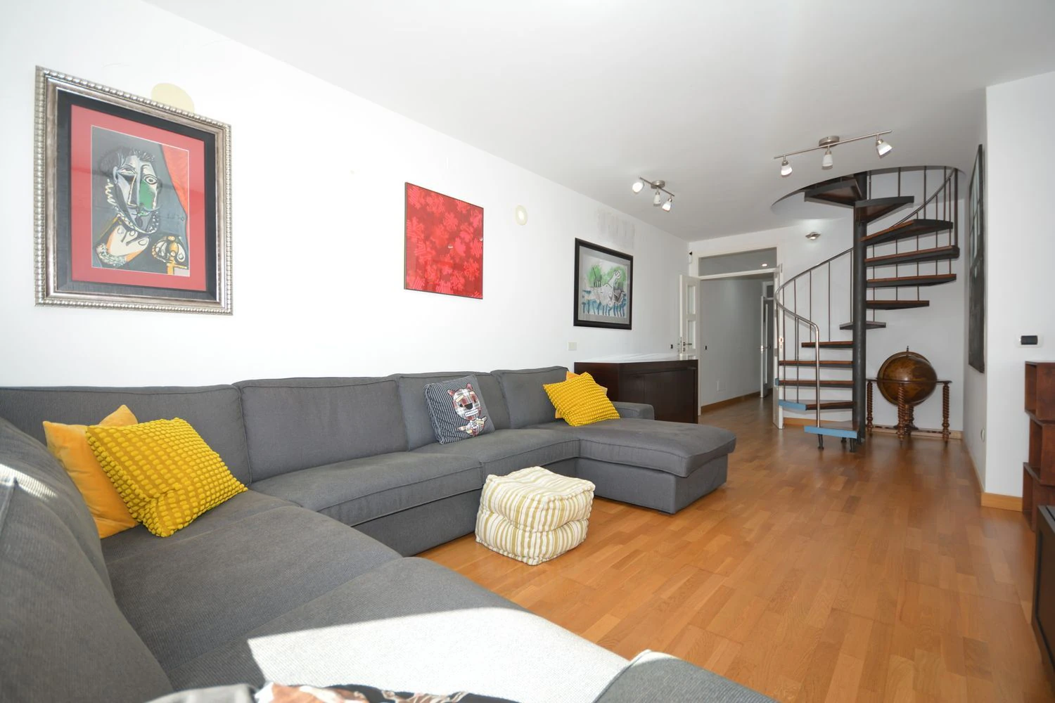 PENTHOUSE AVEC TERRASSE PRIVÉE ET PANNEAUX SOLAIRES AU CENTRE DE SANTA CRUZ