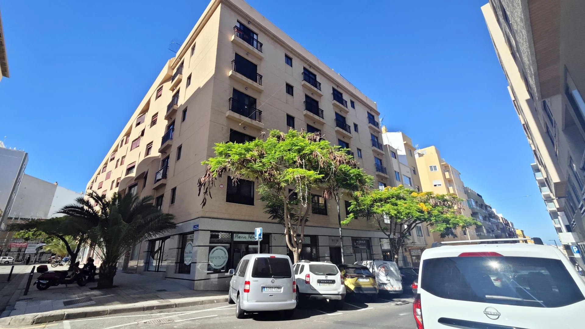 Oficina céntrica con ascensor y aseo
