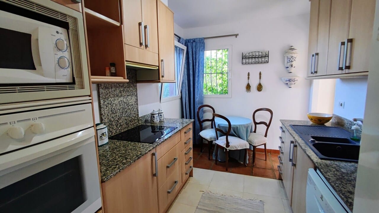 Venta. Villa en Denia
