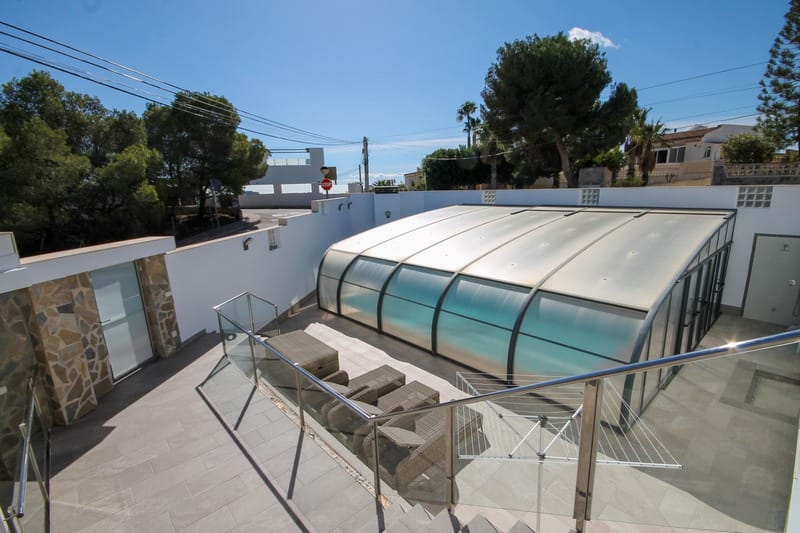 Venta. Villa en San Miguel de Salinas