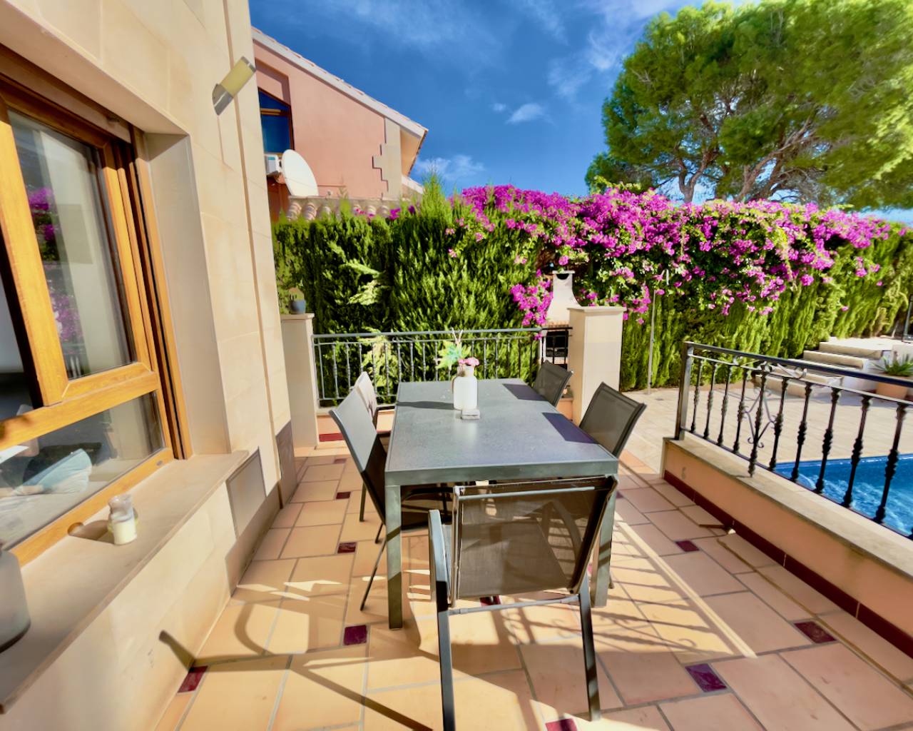 Venta. Villa en Algorfa