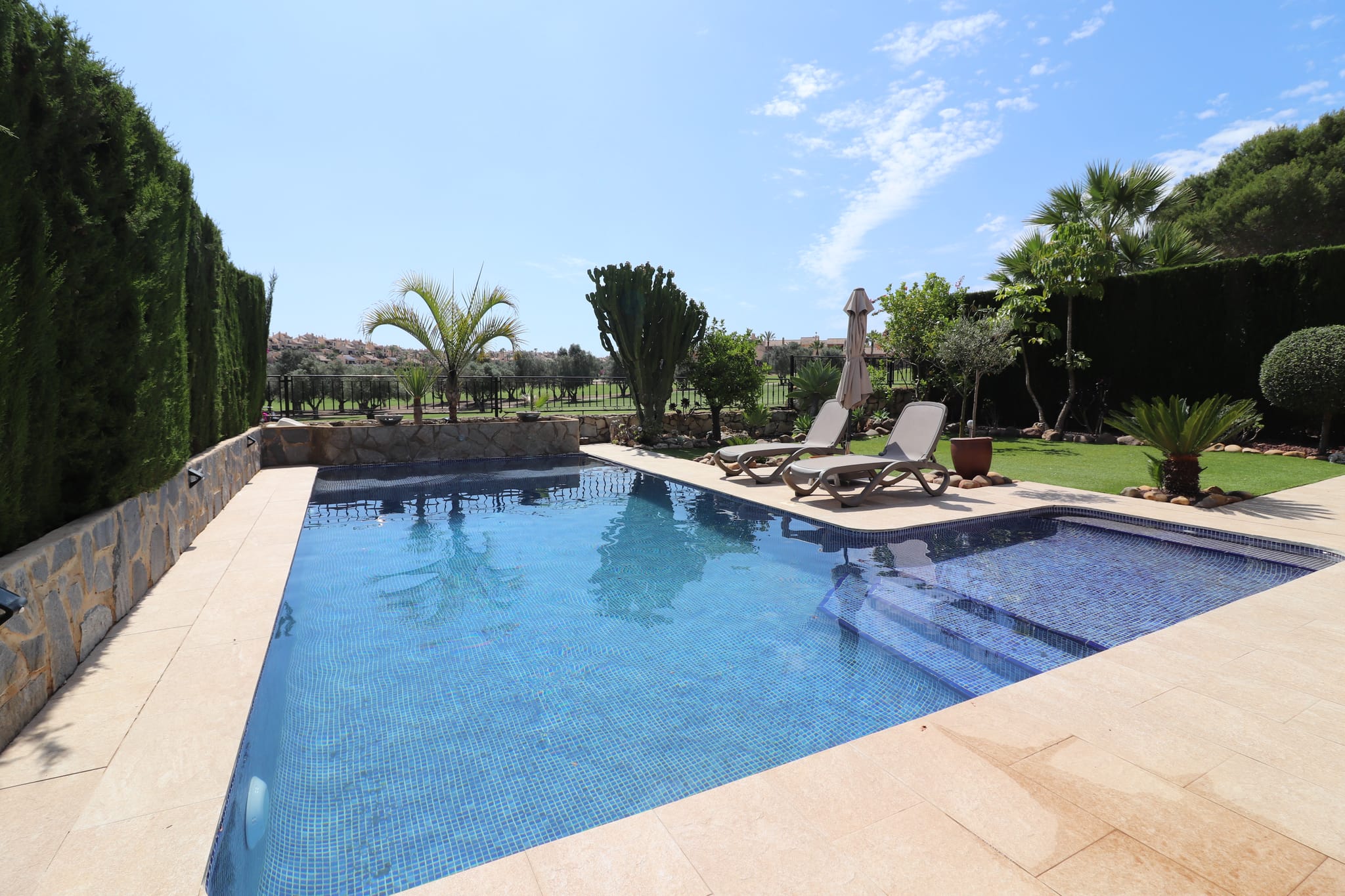 Venta. Villa en Algorfa
