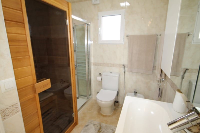 Venta. Villa en San Miguel de Salinas
