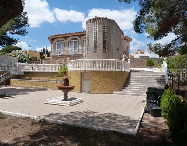 CC-193556 - Venta. Villa en Pinar De Campoverde