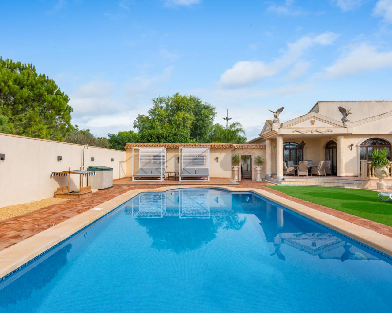 Venta. Villa en Daya Vieja