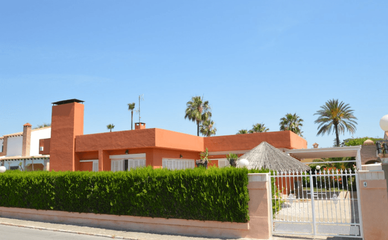 Venta. Villa en Torrevieja
