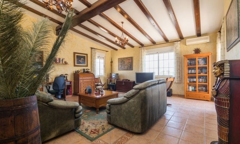 For Sale. Villa in Crevillente