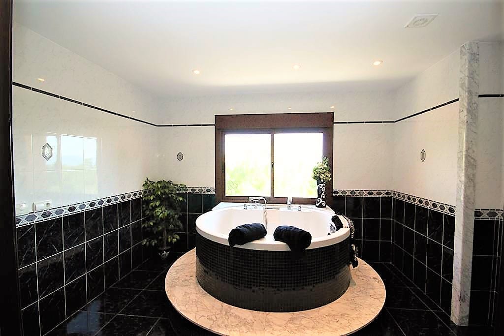 For Sale. Villa in Lliber