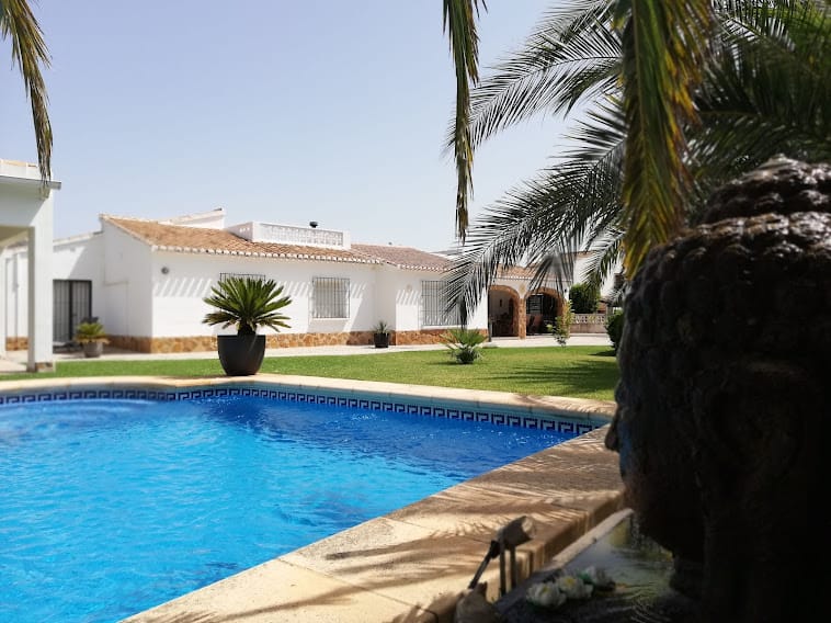 Verkoop. Villa in Javea