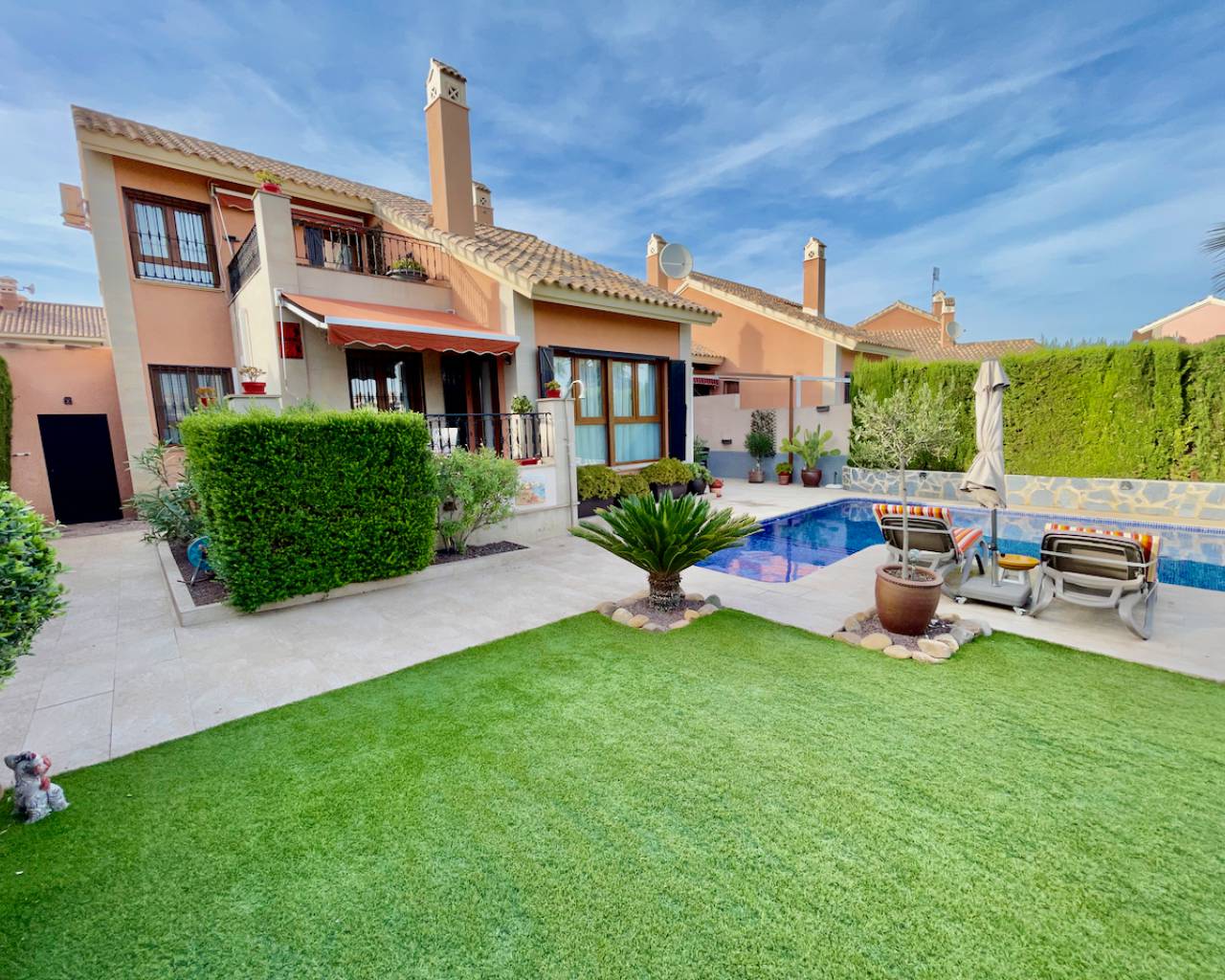 Venta. Villa en Algorfa