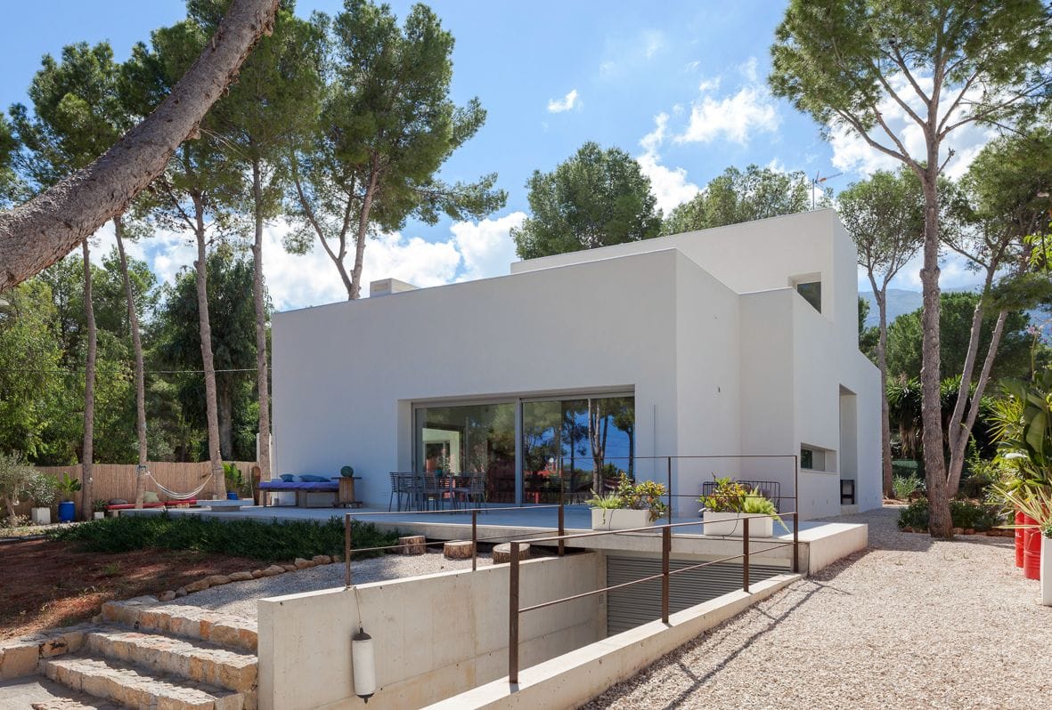Modern villa in Las Rotas.