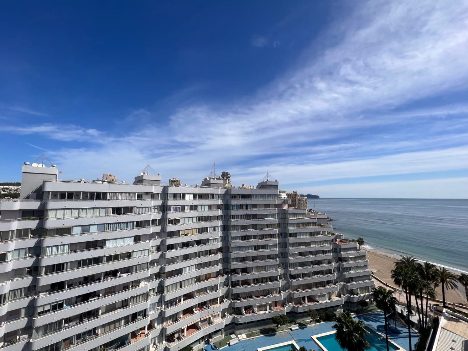 Áticos dúplex con vistas al mar en venta en Calpe