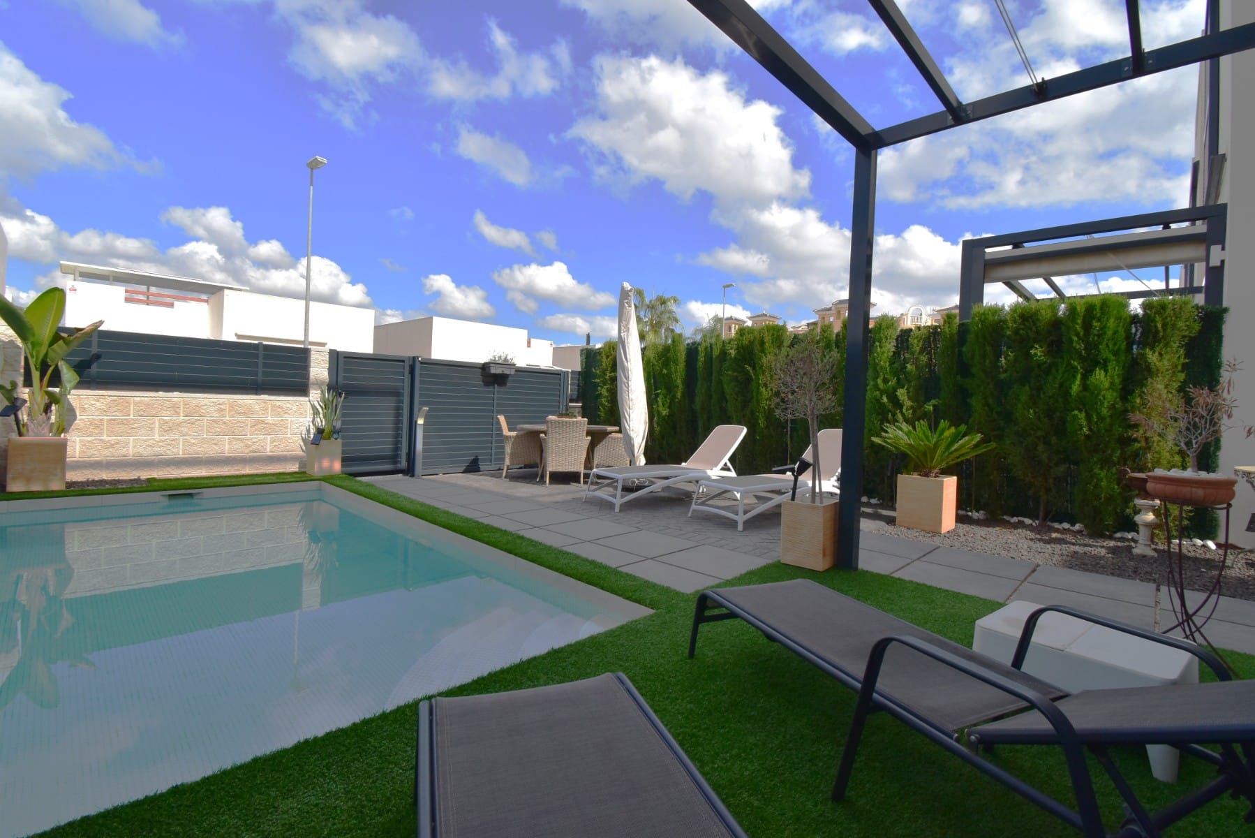 Venta. Villa en Benijofar