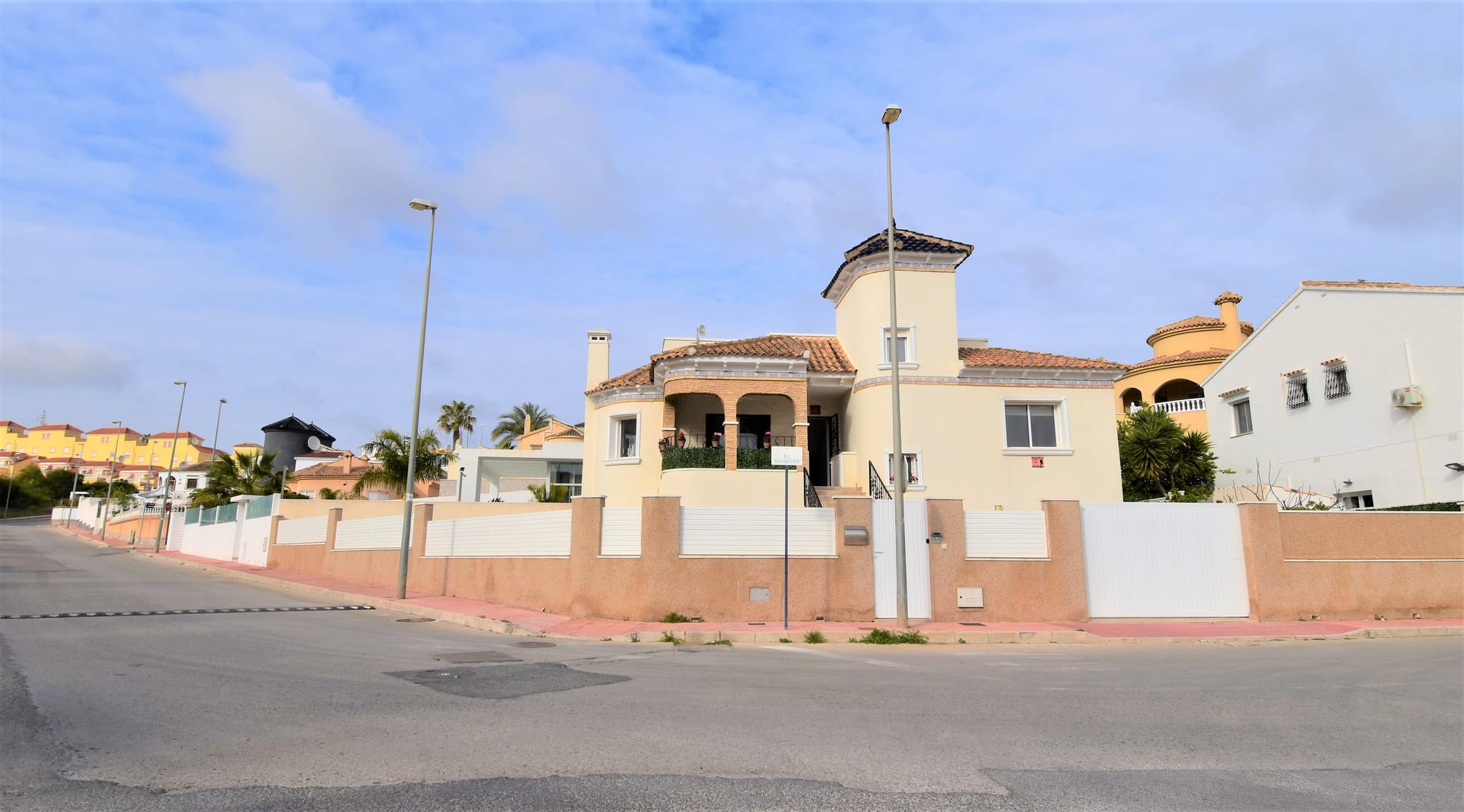 Venta. Villa en Orihuela Costa