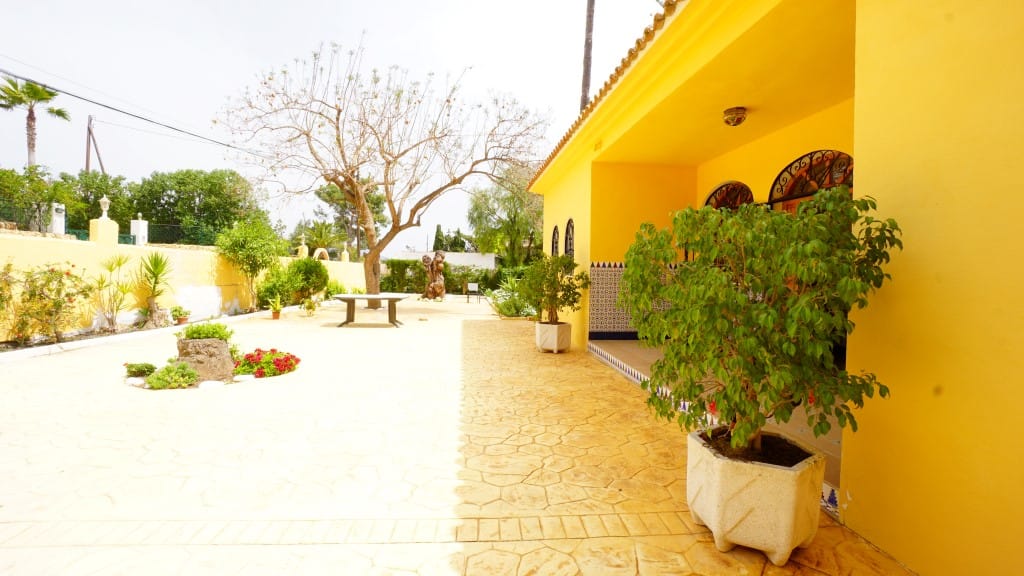 For Sale. Villa in Altea