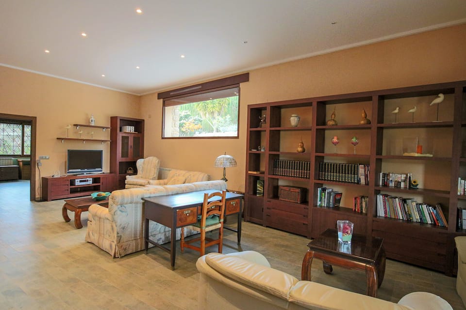 For Sale. Villa in Pedreguer