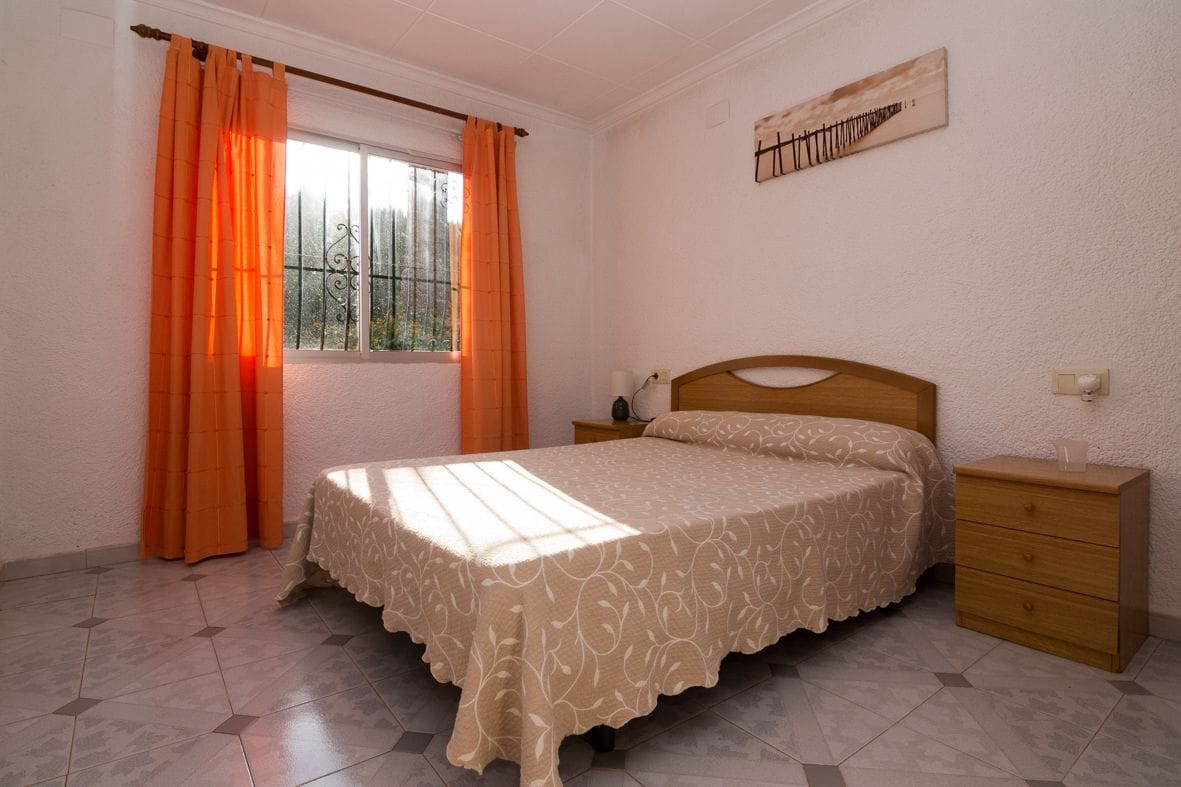 Large villa with guest house close to the beach.