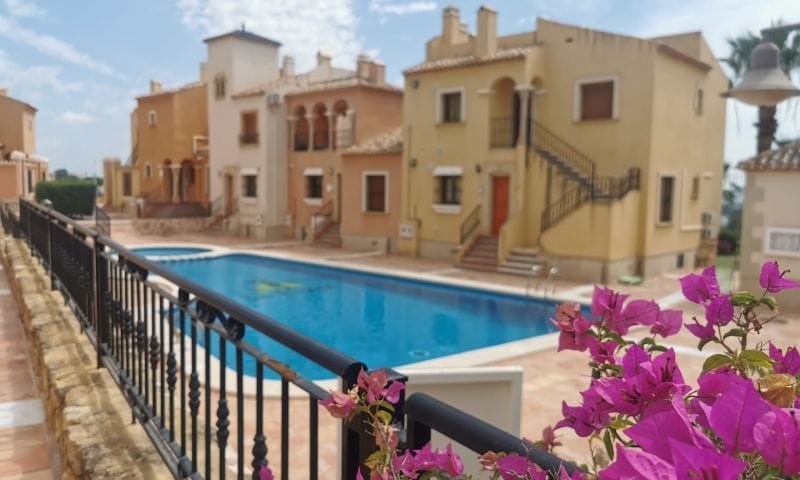 Venta. Villa en Algorfa