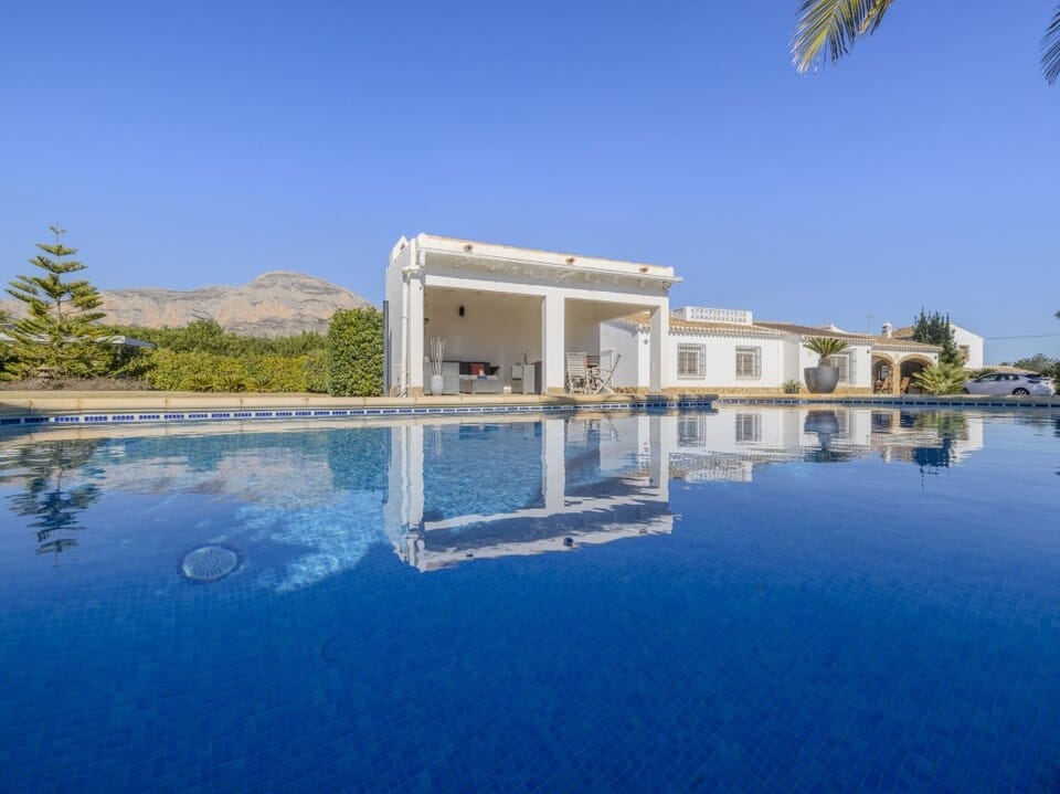Verkoop. Villa in Javea