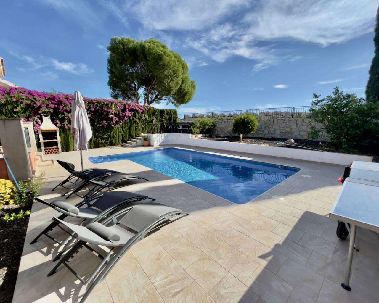 Venta. Villa en Algorfa