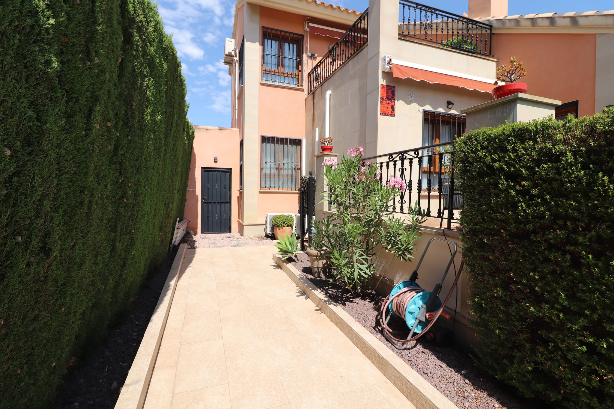 Venta. Villa en Algorfa