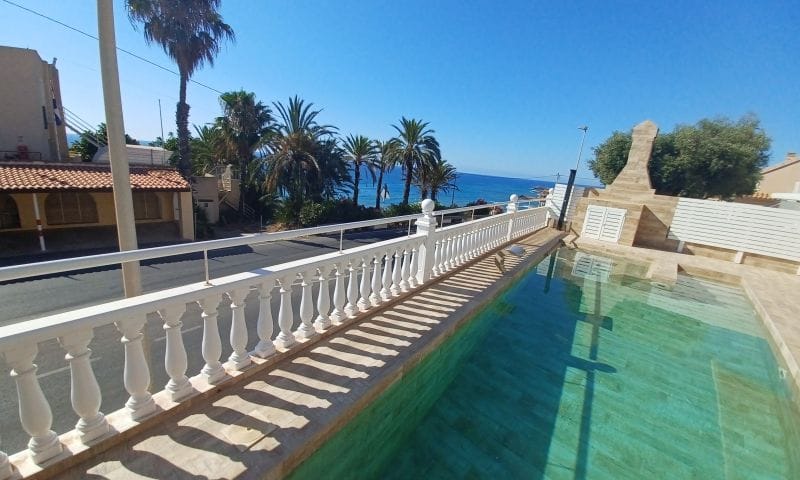 Venta. Villa en Torrevieja