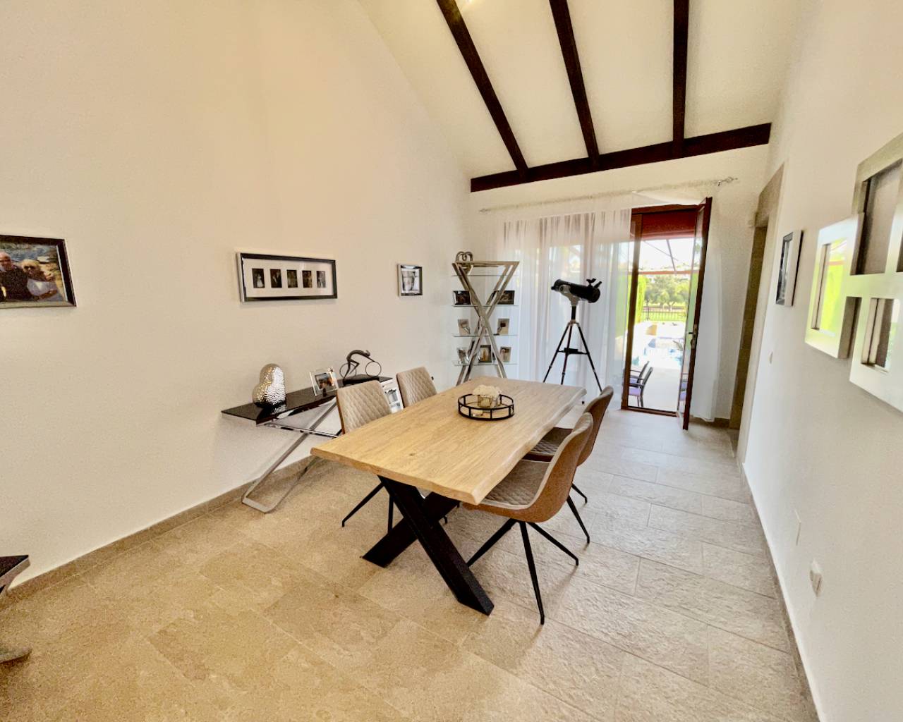 Venta. Villa en Algorfa