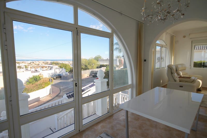 Venta. Villa en San Miguel de Salinas