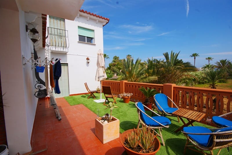 Villa for sale in Dénia