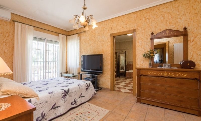 For Sale. Villa in Crevillente